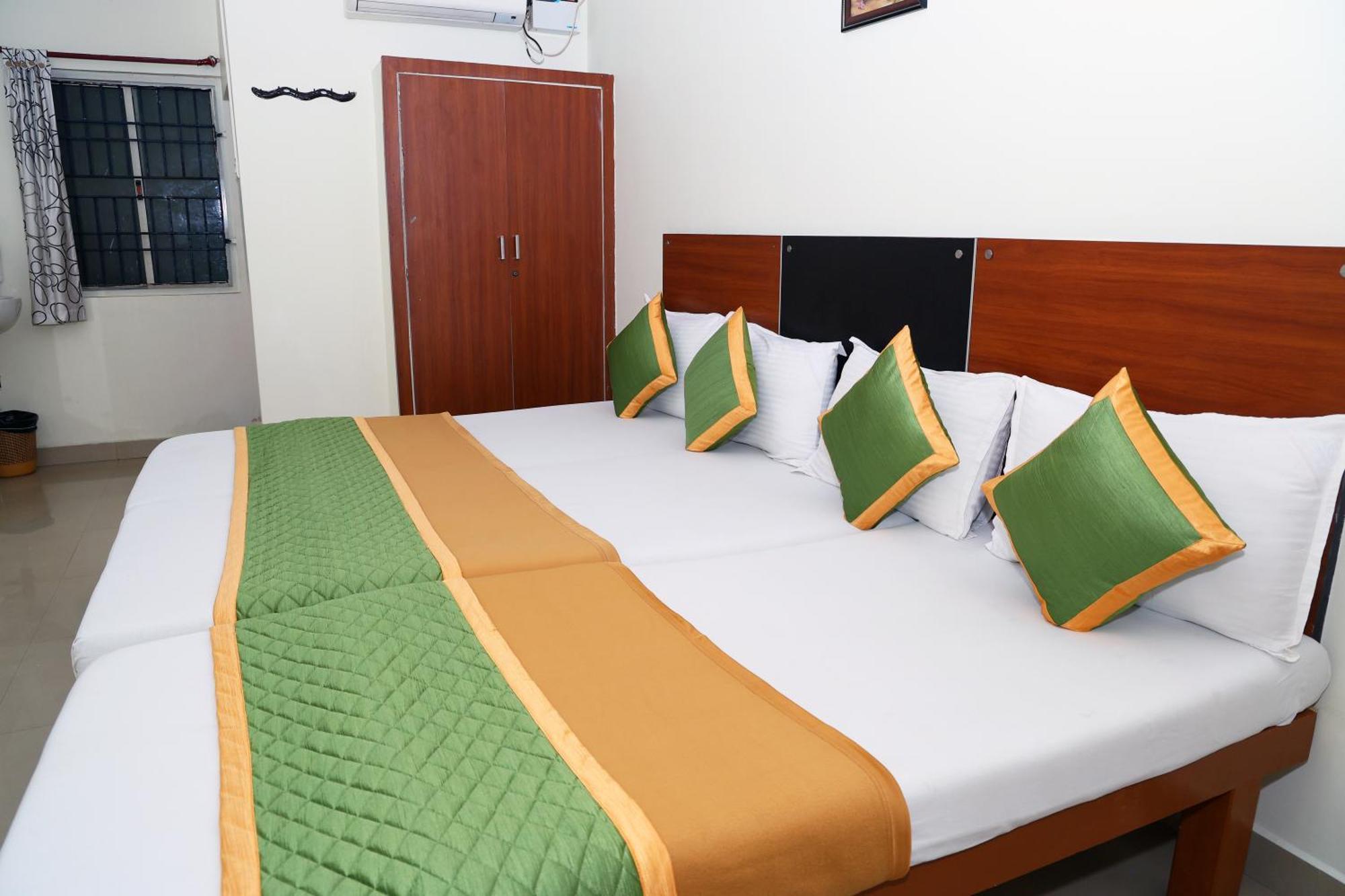 Royal Green Airport Transit Accommodation Madrás Exterior foto