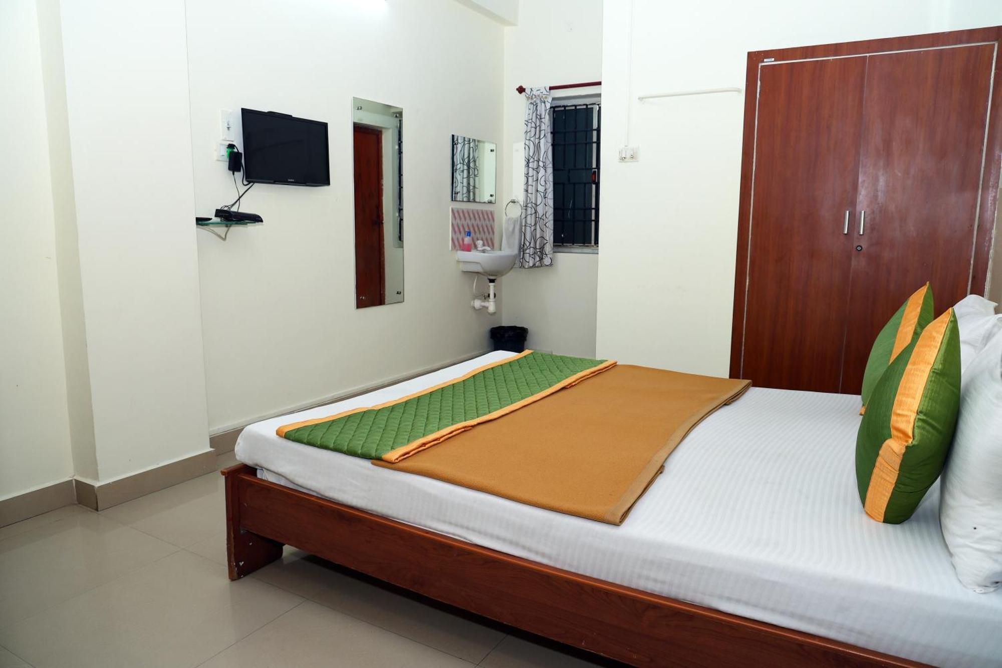 Royal Green Airport Transit Accommodation Madrás Exterior foto
